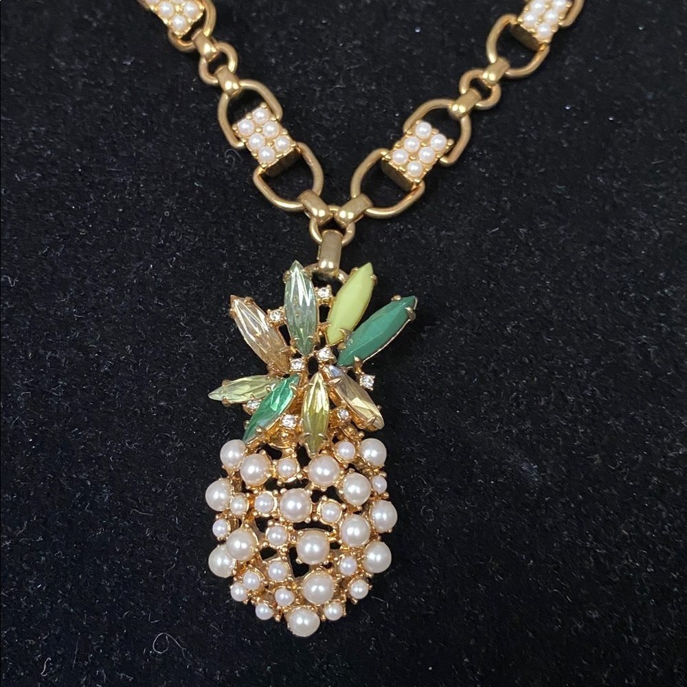 Ann Taylor gold tone Pineapple pearl & Green Rhinestone Necklace NWT